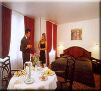 hotels in paris. the holiday inn opera hotel in paris